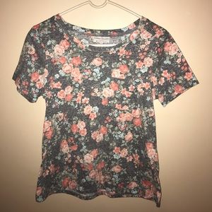 Bobbie Brooks flower tee 🌸